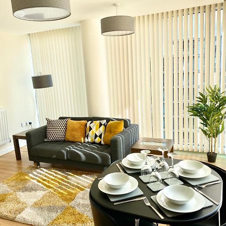 Smartrips Apartments - The Hub Milton Keynes Buitenkant foto