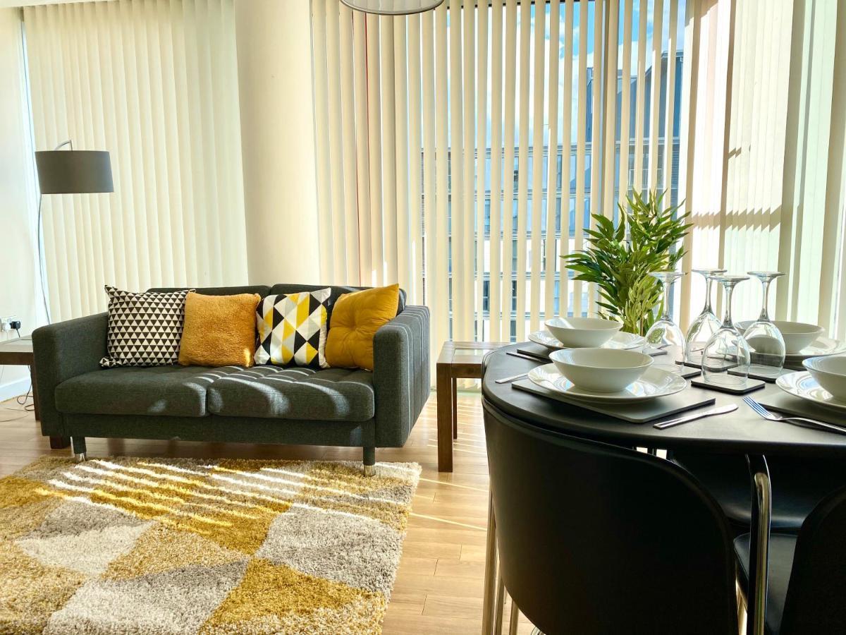 Smartrips Apartments - The Hub Milton Keynes Buitenkant foto