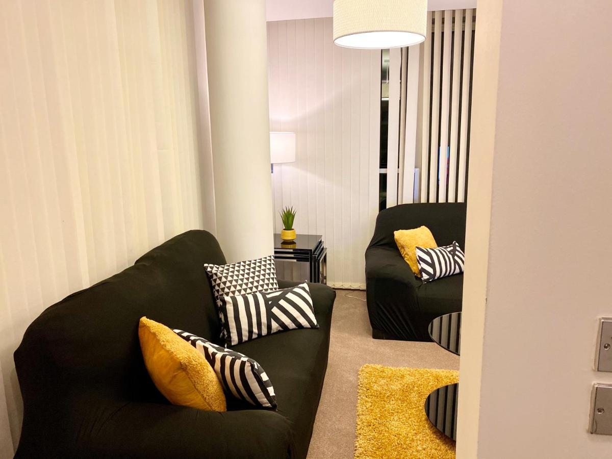 Smartrips Apartments - The Hub Milton Keynes Buitenkant foto