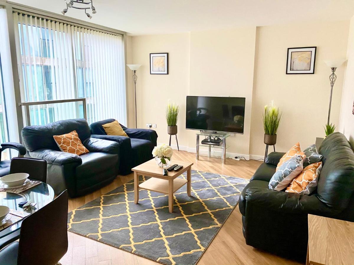 Smartrips Apartments - The Hub Milton Keynes Buitenkant foto